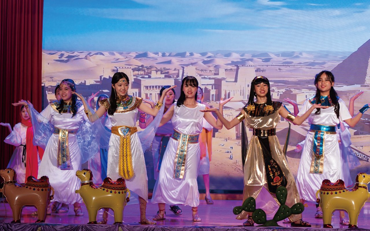 The school insists on carrying out diversified English-specific activities