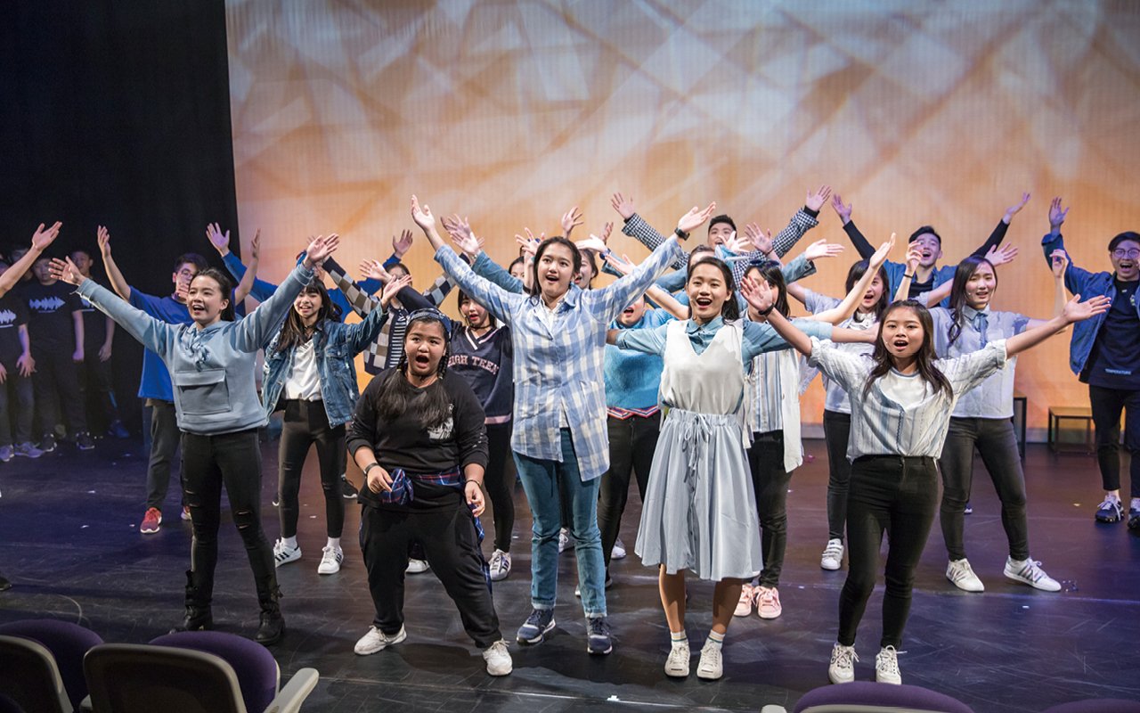 School offers English drama courses