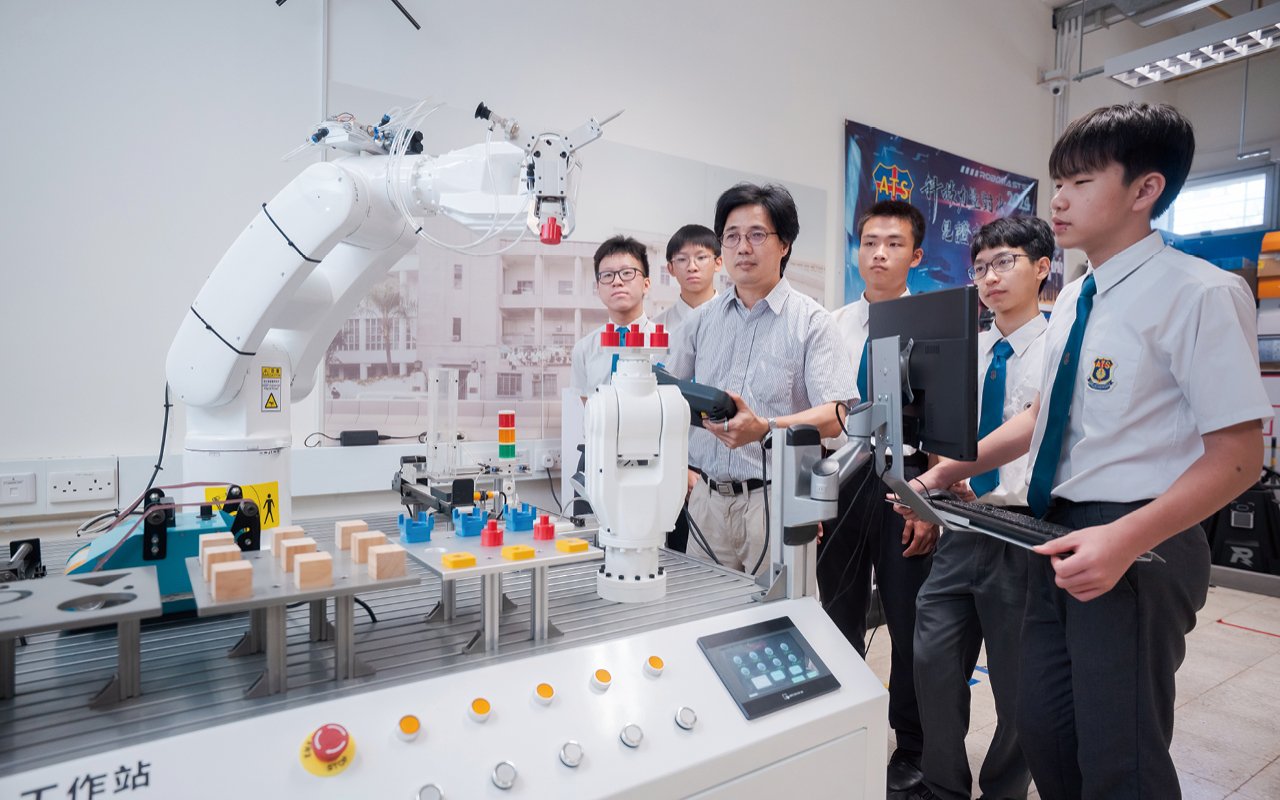 Aberdeen Technical School - Academics and moral character complement each other, and diverse opportunities shine.