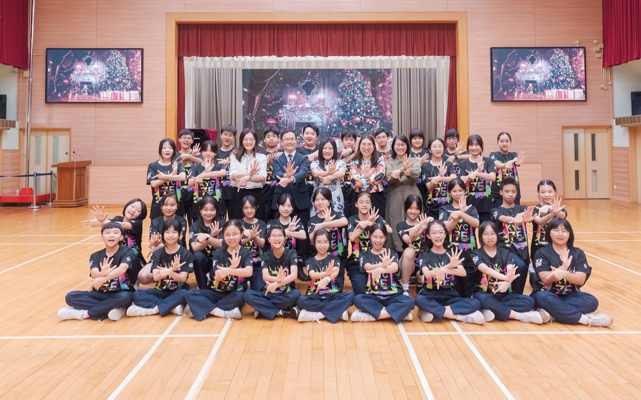 Constructing school-based English teaching with "Connect, Enrich, Extend"