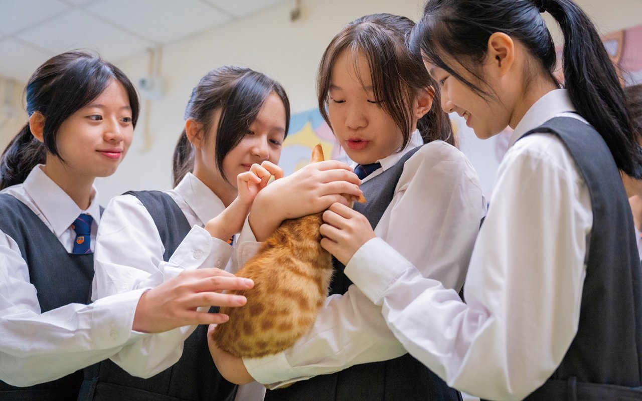 Principal Luk Wing Yan WinnieAdhere to the concept of "English teaching for daily life"