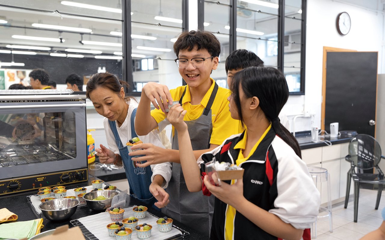 The school builds a comprehensive connection support system