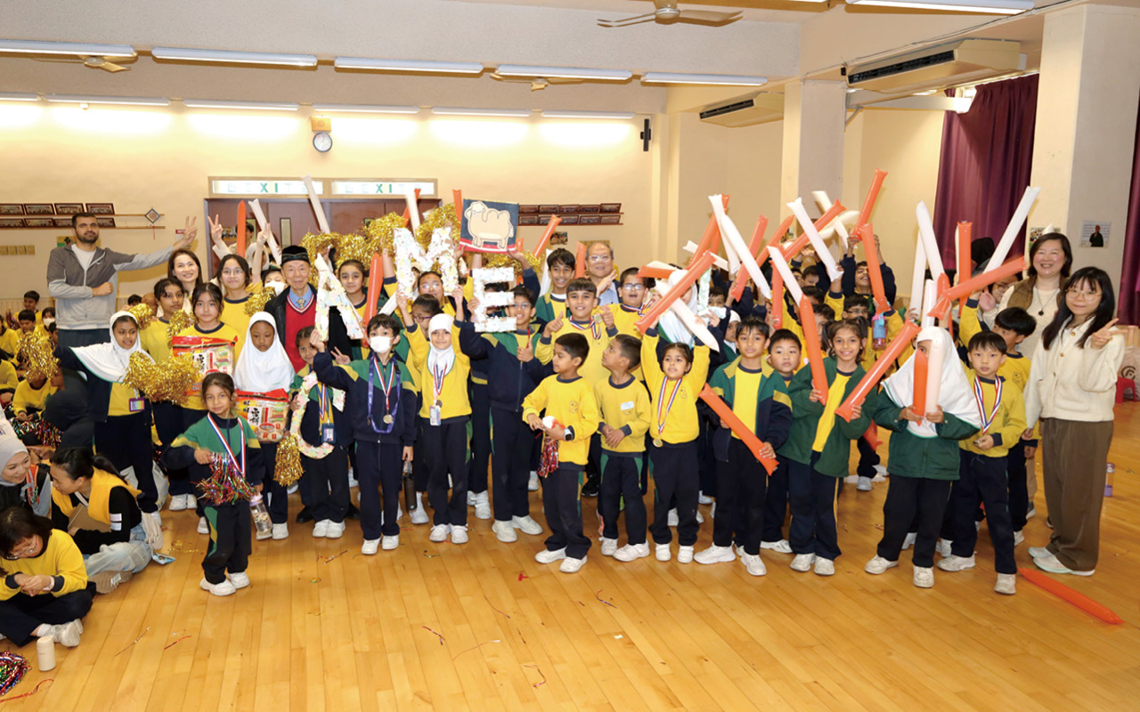 Islamic Dharwood Pau Memorial Primary School - Happy campus cares for colleagues, diverse stage shines like stars