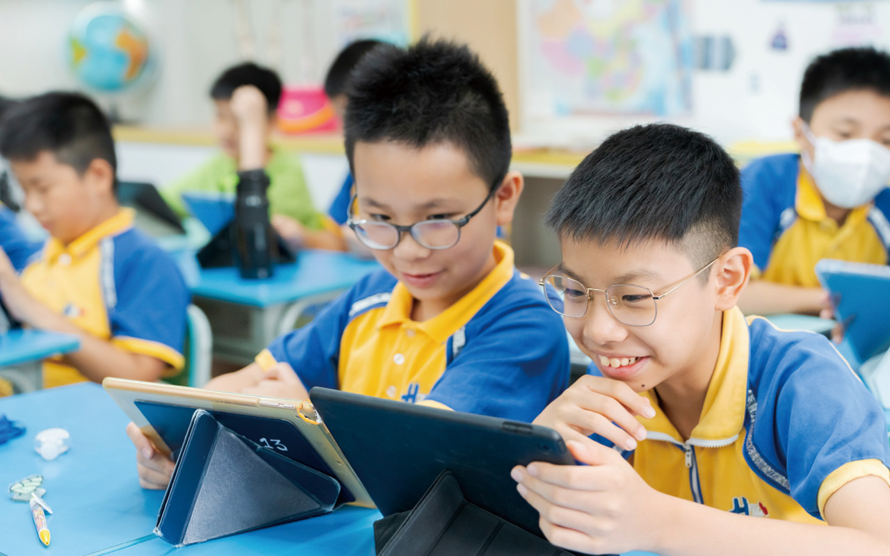The school actively promotes the in-depth integration of technology and classroom teaching