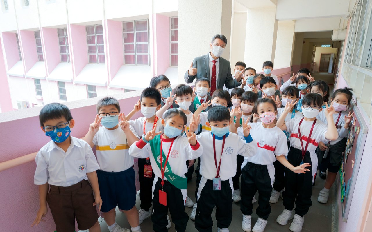 In recent years, in response to new trends in education, the school has turned co-curricular interdisciplinary learning into regular classes.