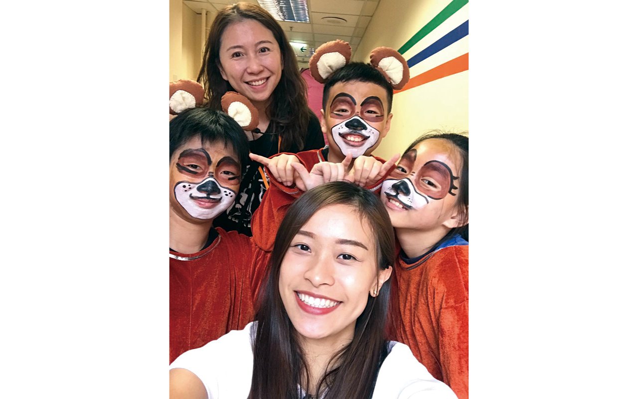 In the design of school-based English courses, the school is committed to catering for the different needs of students, setting up different study groups to carefully take care of students with different abilities.