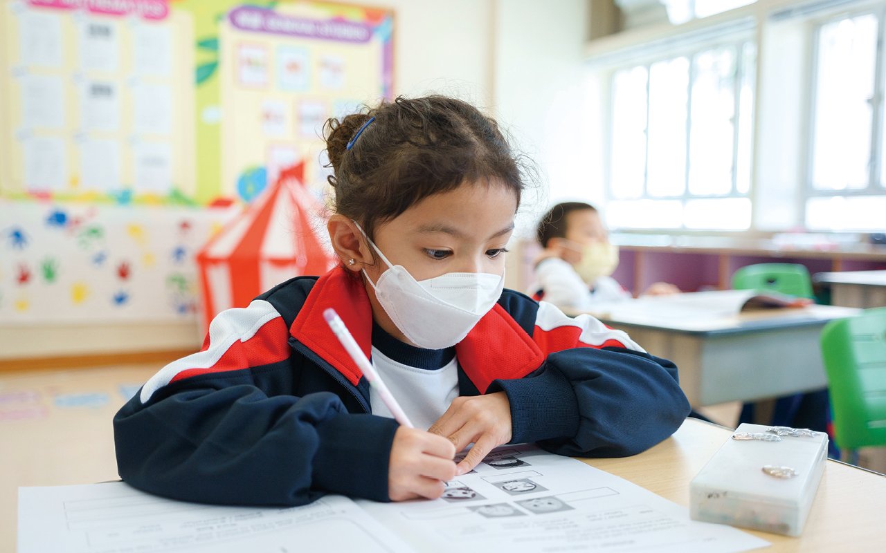 The school is committed to creating a strong English context and giving students the opportunity to learn and use English effectively.
