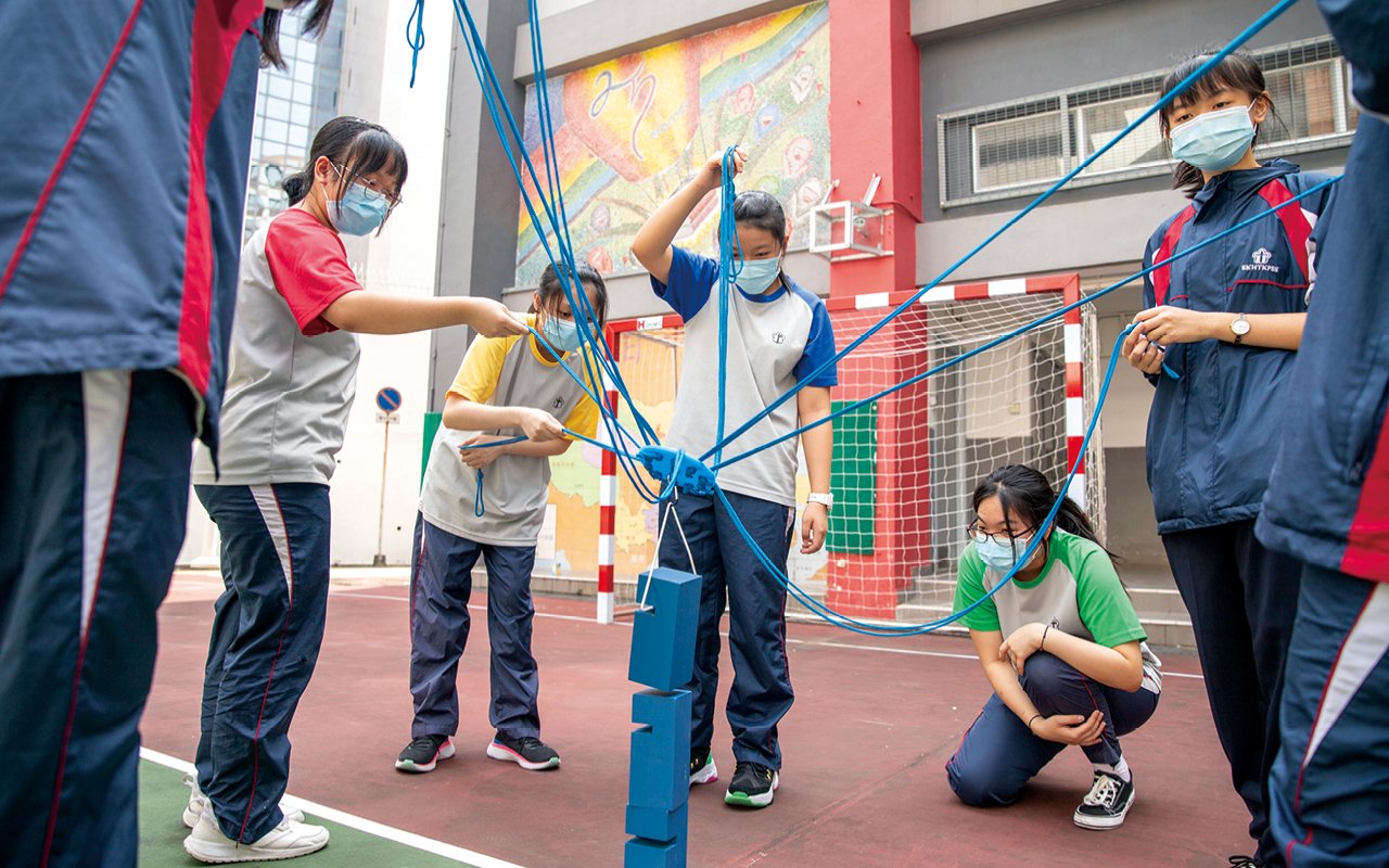 The school carefully develops different stages for students