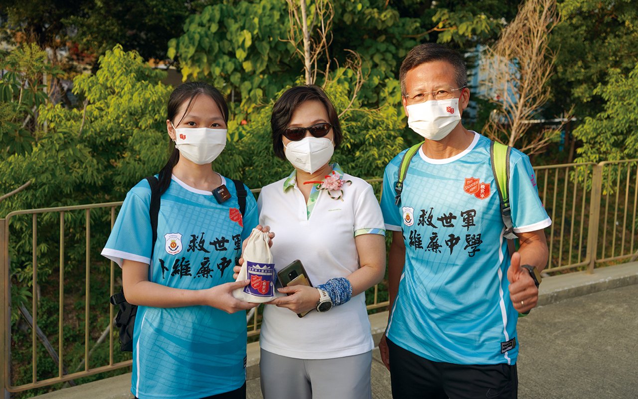 Walking with the Secretary for Education, Ms Choi Nak-lin