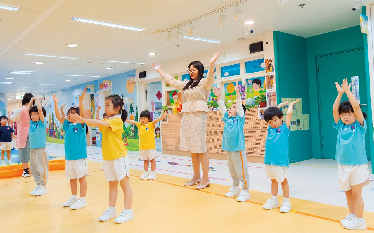 Cultivate children to establish correct values