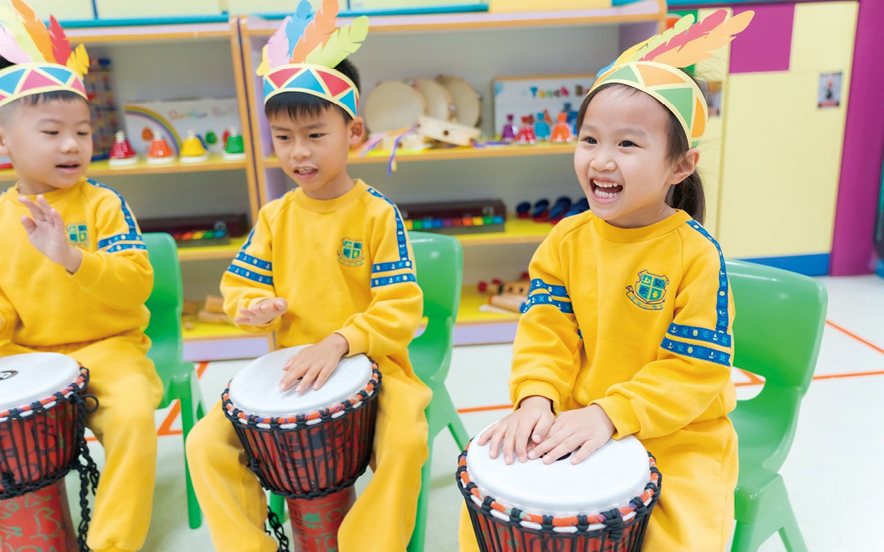 Special arrangements are made for specialist teachers in professional fields to teach
