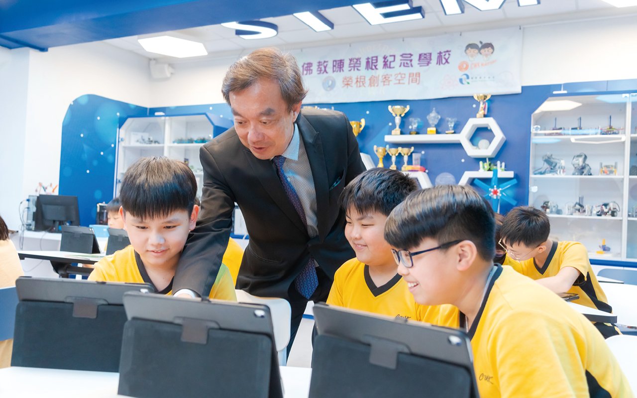 The school has set up special projects to allow students to practice what they have learned
