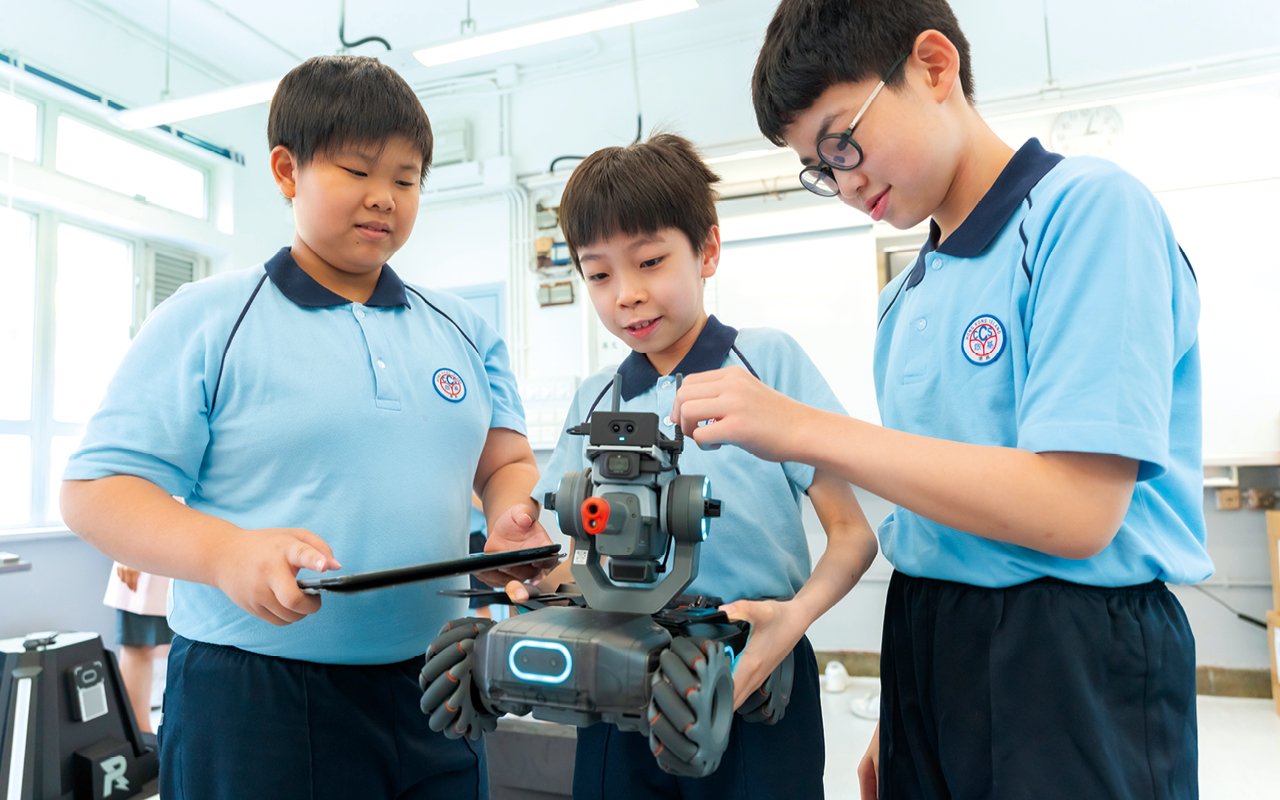 Cultivate students’ information literacy and problem-solving and negotiation skills
