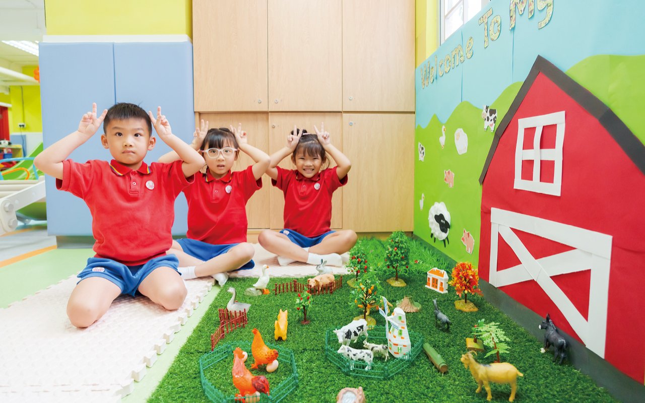The school integrates different areas of knowledge into activity-based teaching