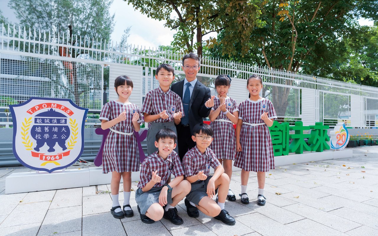 Principal Ye Yizhao has always kept pace with the times and led the teaching team to continuously optimize the school-based curriculum.