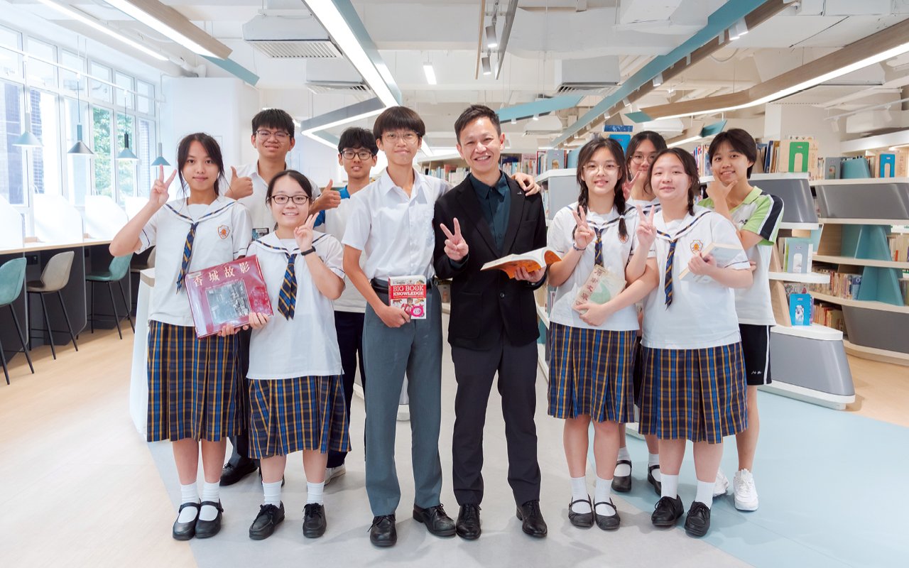 The school attaches great importance to students’ career planning and hopes that they will have an accurate understanding of their future development direction.