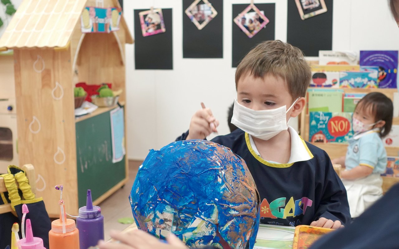 Cultivate children's creativity and imagination