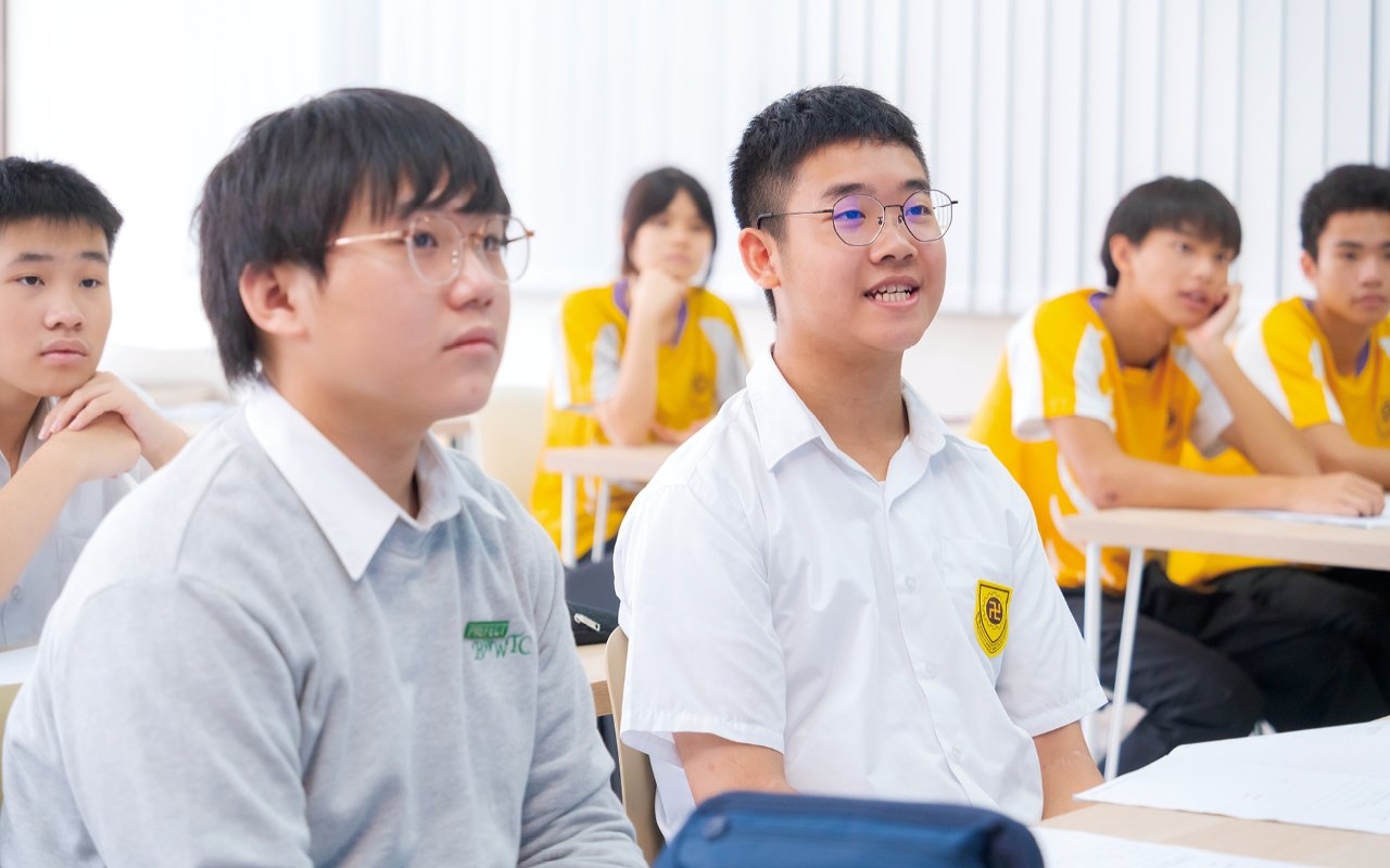 Education aims at “cultivating people with moral integrity”