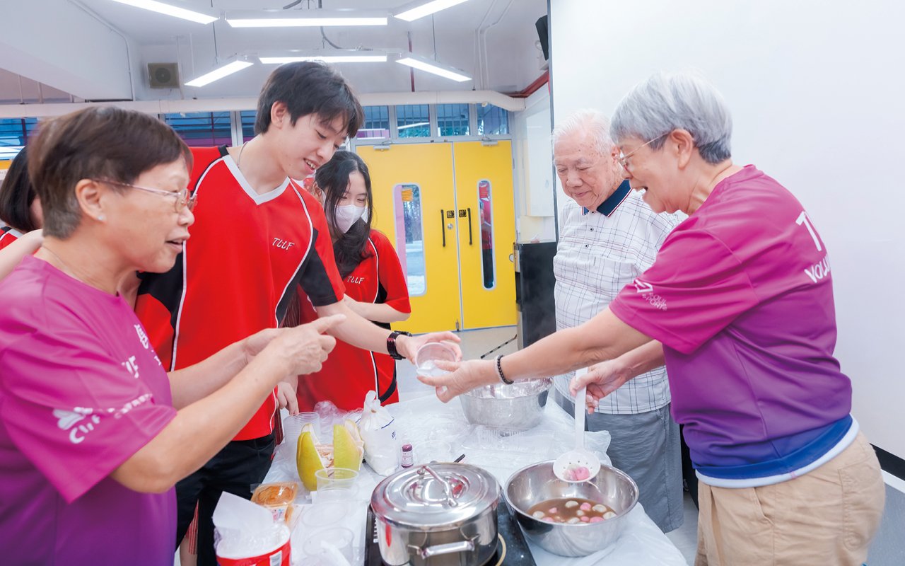 Arrange volunteer training