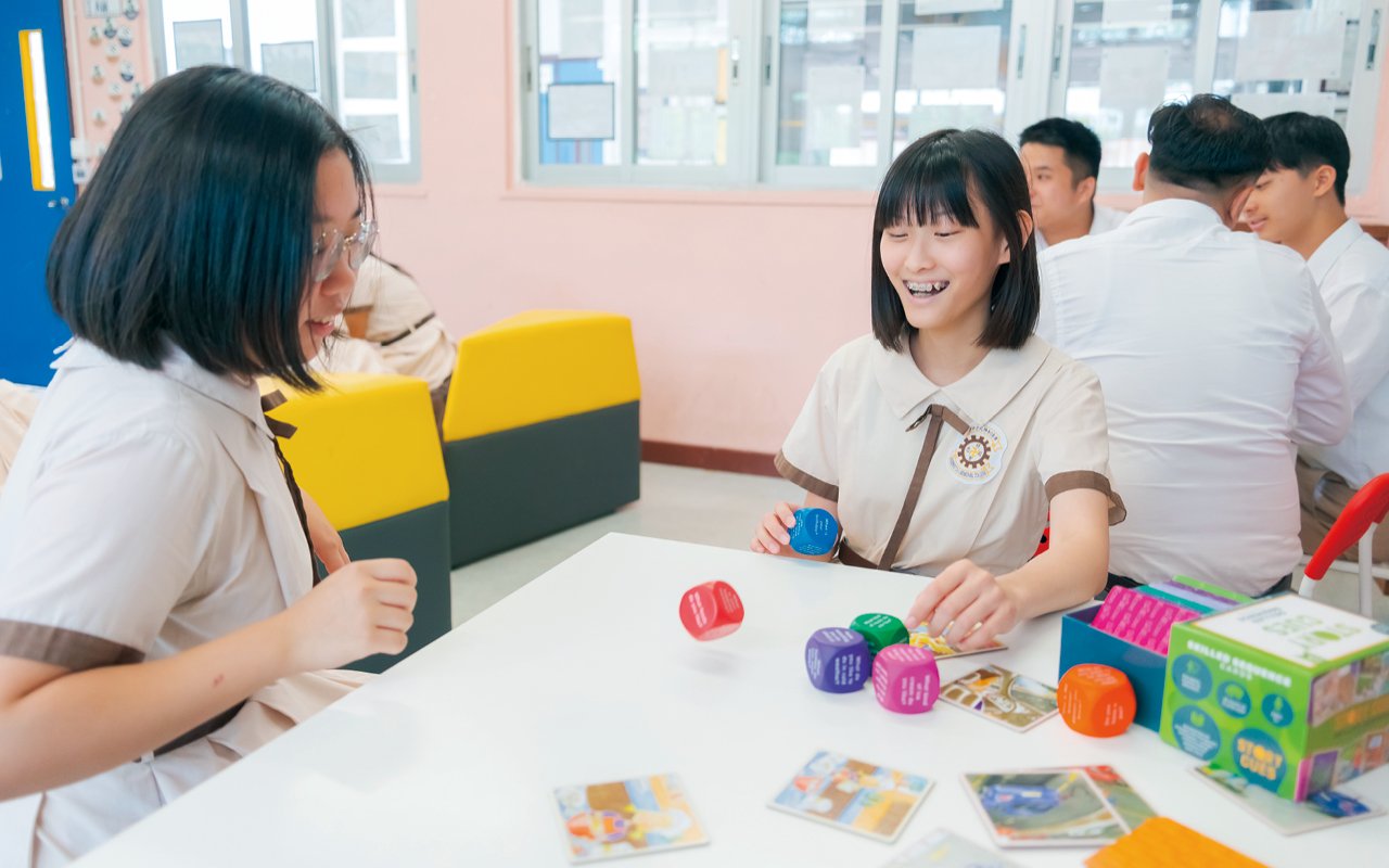 Apply interdisciplinary collaborative teaching