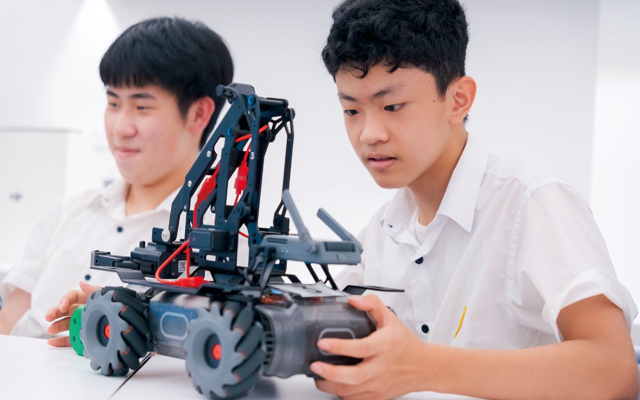 Strong learning atmosphere in innovation and technology