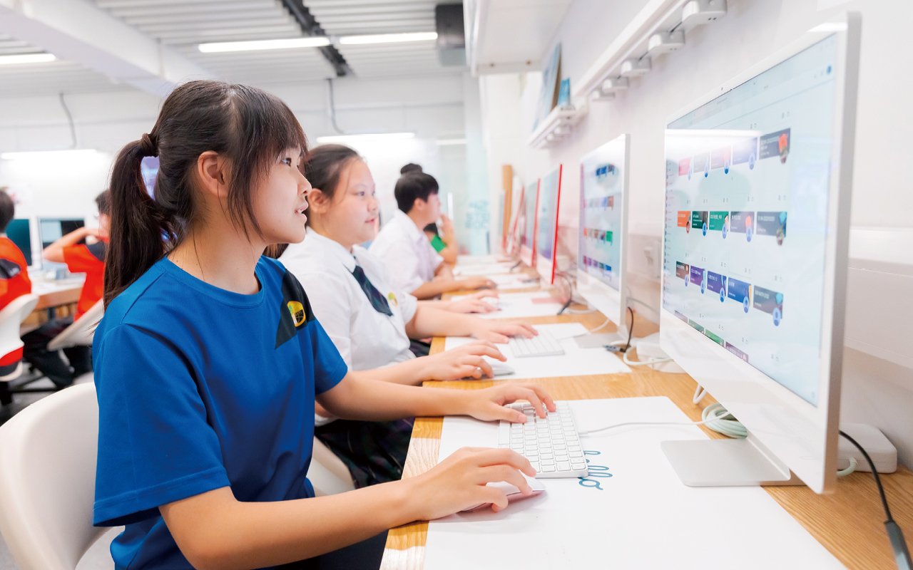 Equip students with the latest knowledge and skills that keep pace with the times