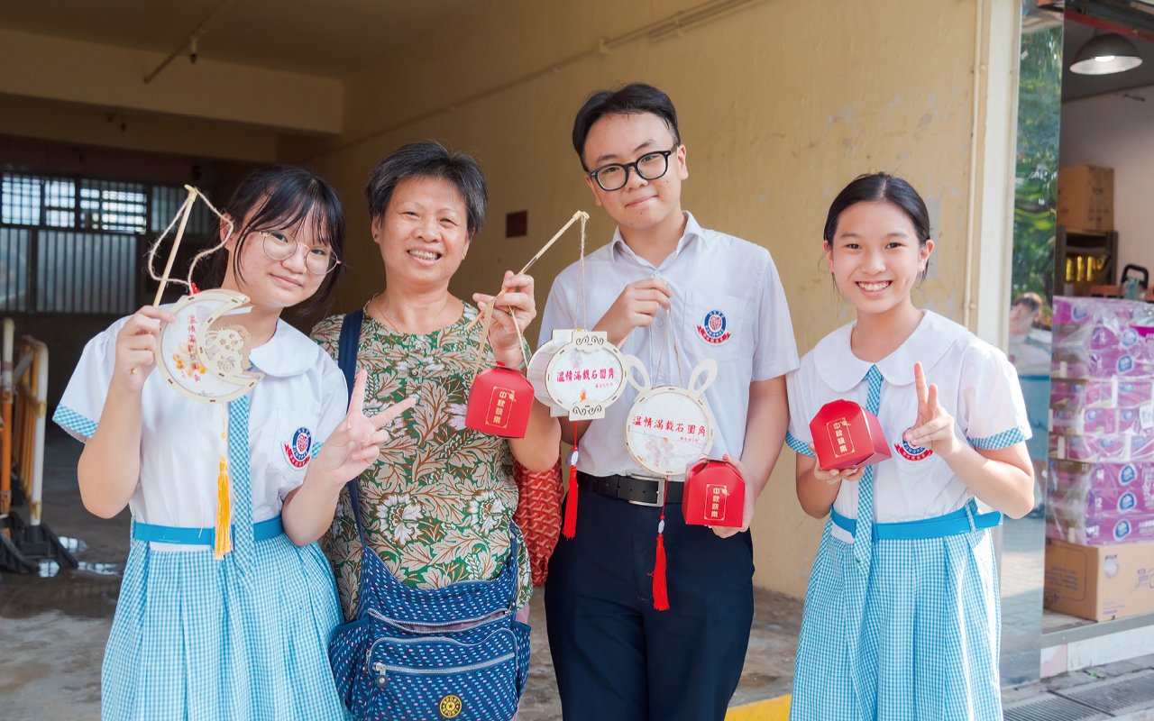 The school regularly organizes community service activities