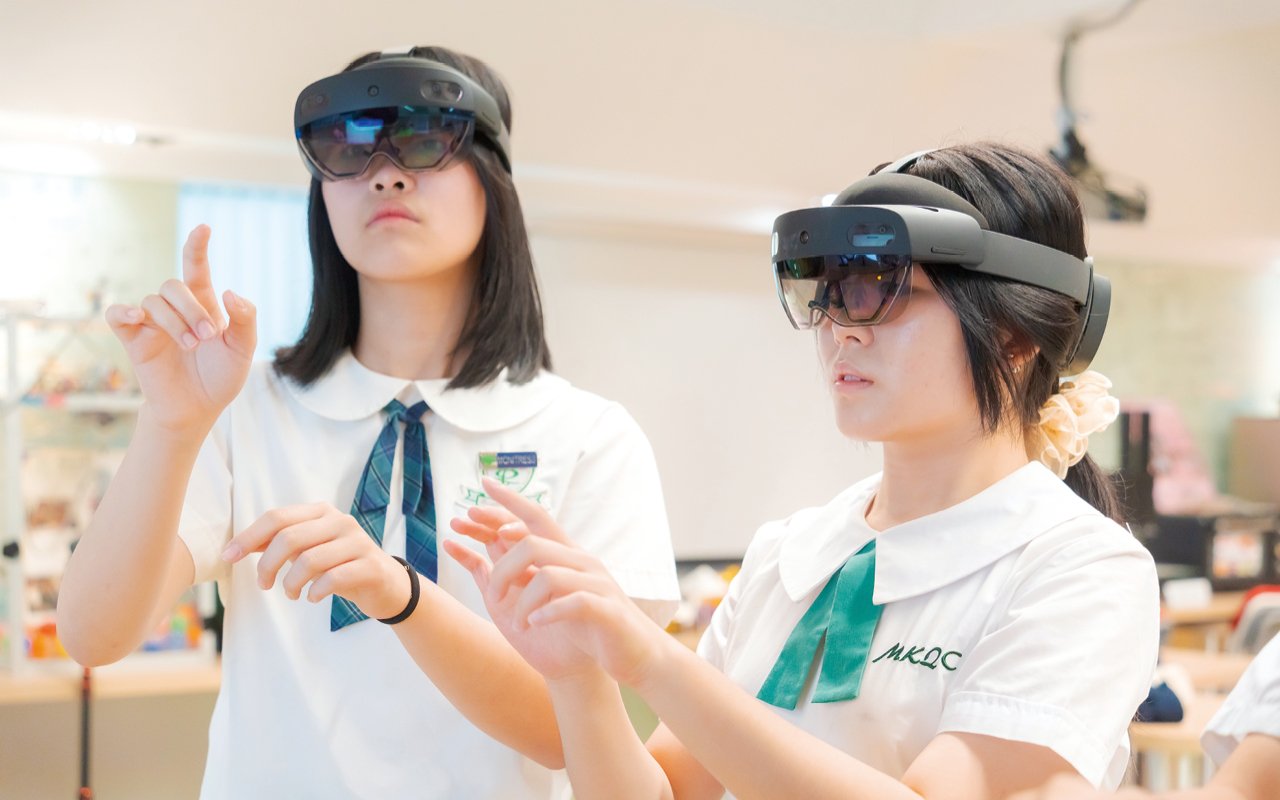 The school closely follows the development trend of information technology and carries out diversified STEAM education