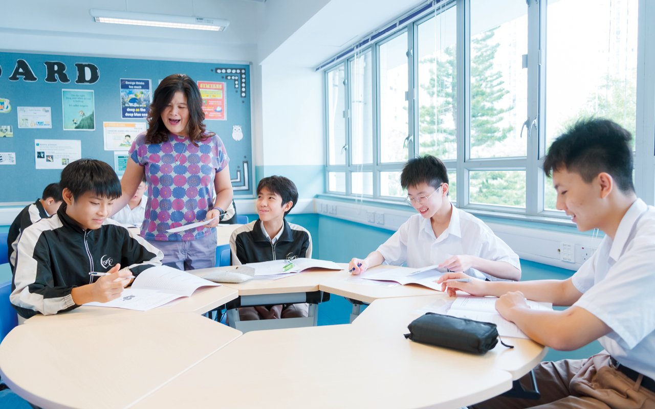 Encourage students to talk to foreign teachers