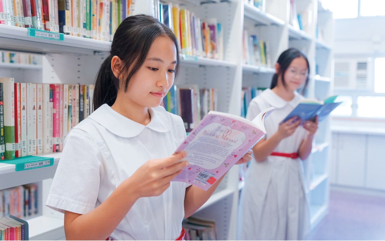 Pay attention to improving students’ English proficiency