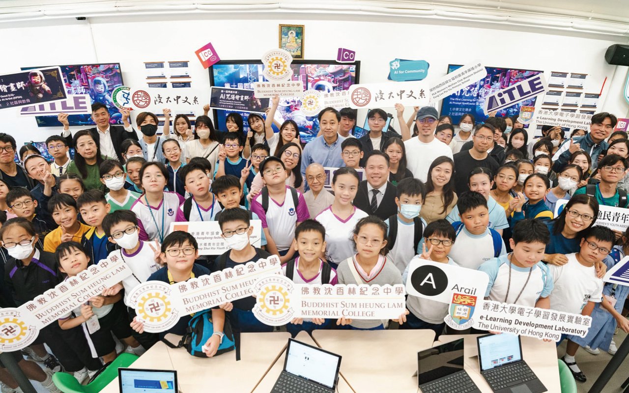 Arrange different English workshops for students to conduct inquiry-based learning