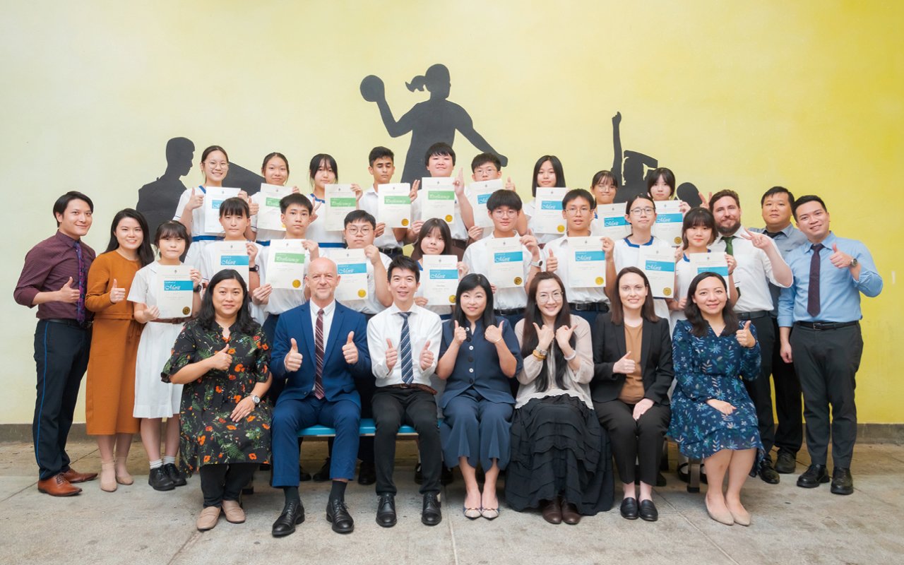 Adopt a small class teaching model and hire additional foreign English teachers