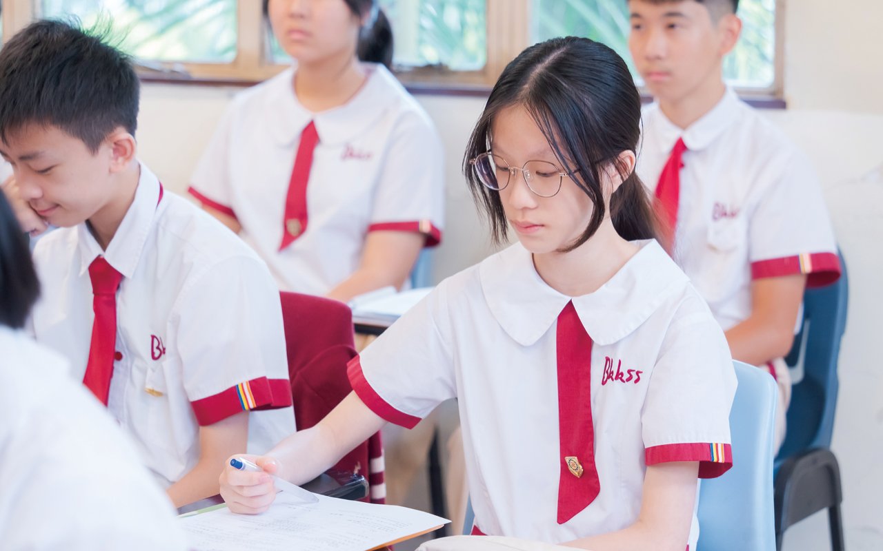 Teachers provide top-notch English online courses for students with good English proficiency