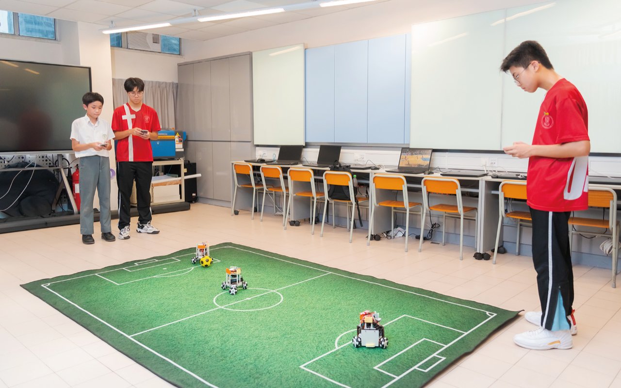 Encourage students to participate in various English activities and competitions outside school