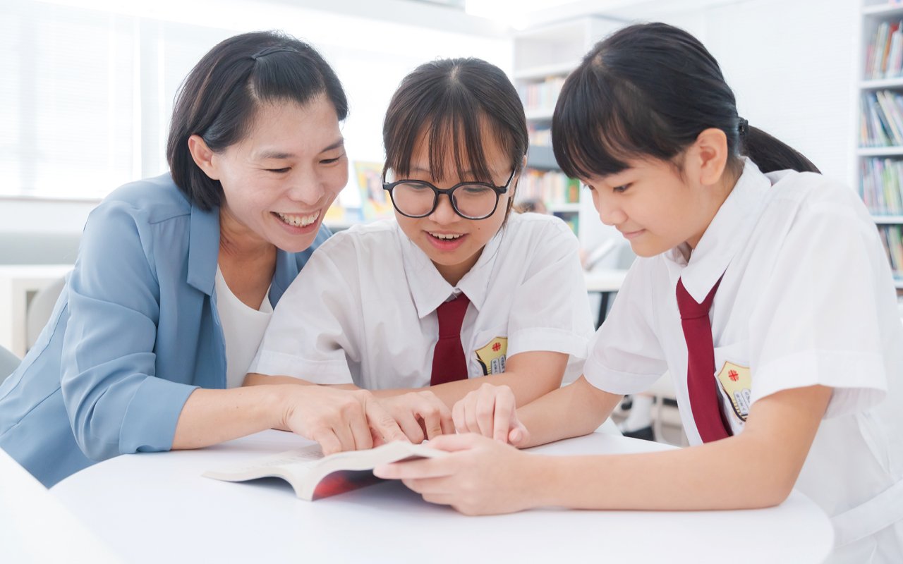 The school adopts the "three-dimensional teaching" model