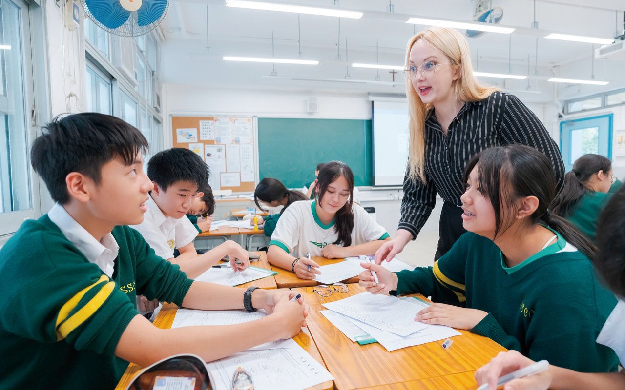 The school has specially added "Language Arts Class" in Form 1 and 2