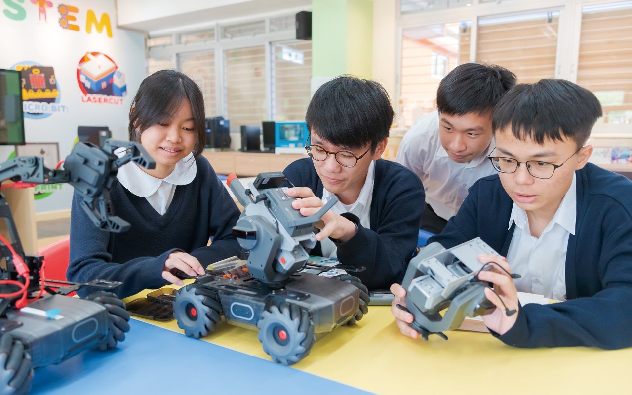 The school will arrange opportunities for students in different off-campus competitions
