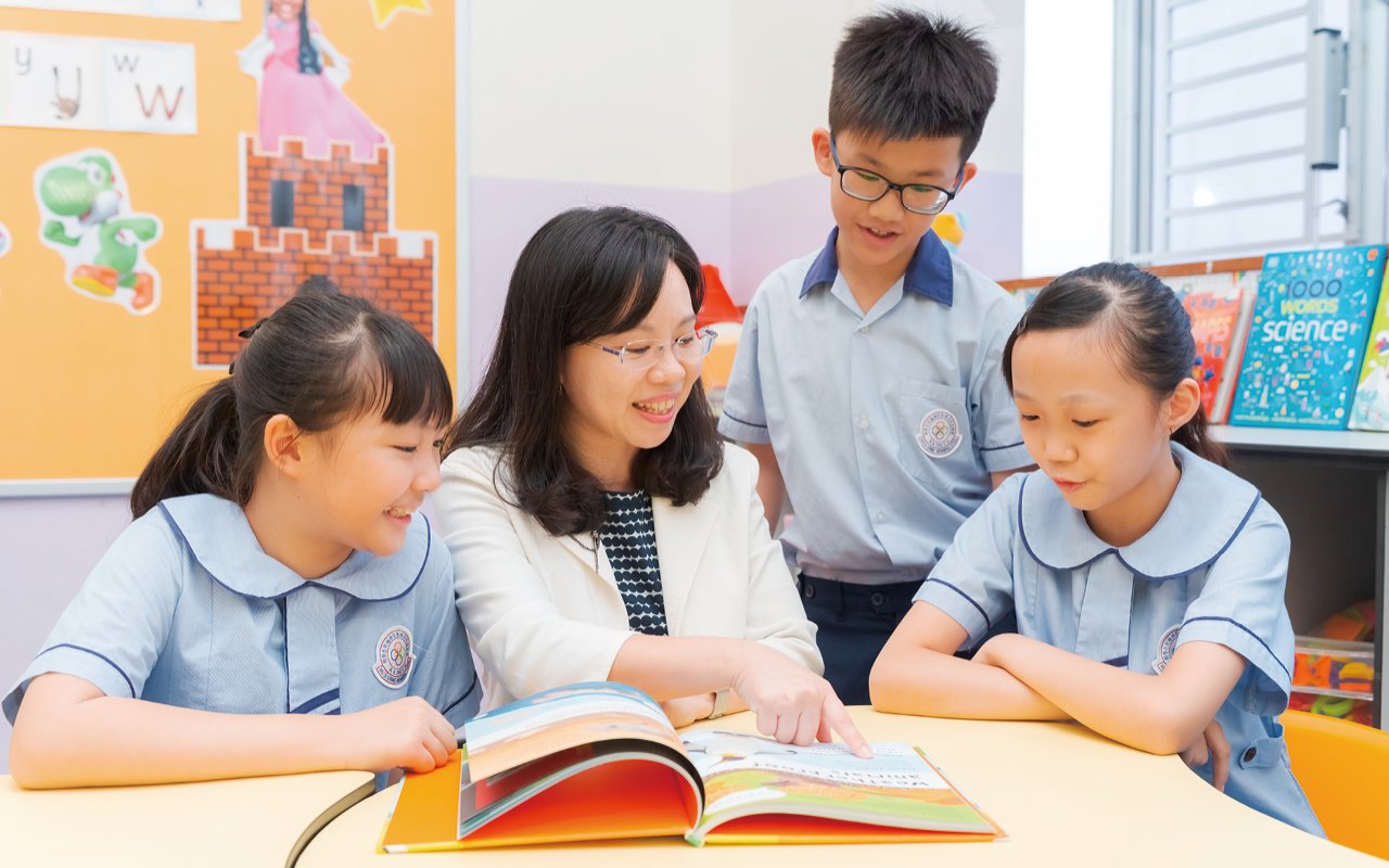 English subjects at all levels also design "RaC Projects" with the theme of STEAM or values education, conduct cross-curricular reading special studies, and cultivate students' creativity and problem-solving abilities through SCAMPER skills and HOTS skills.