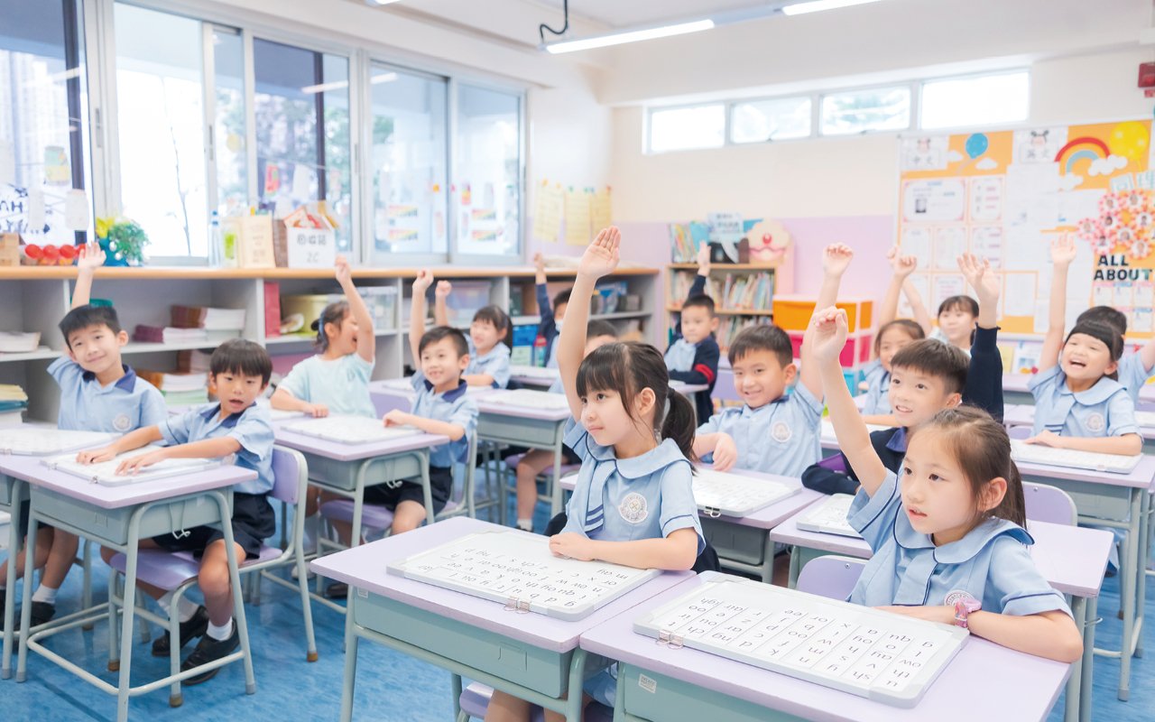 In addition to attaching great importance to students' academic performance, the school also closely integrates learning activities with values education and delivers positive values through a series of classroom activities.