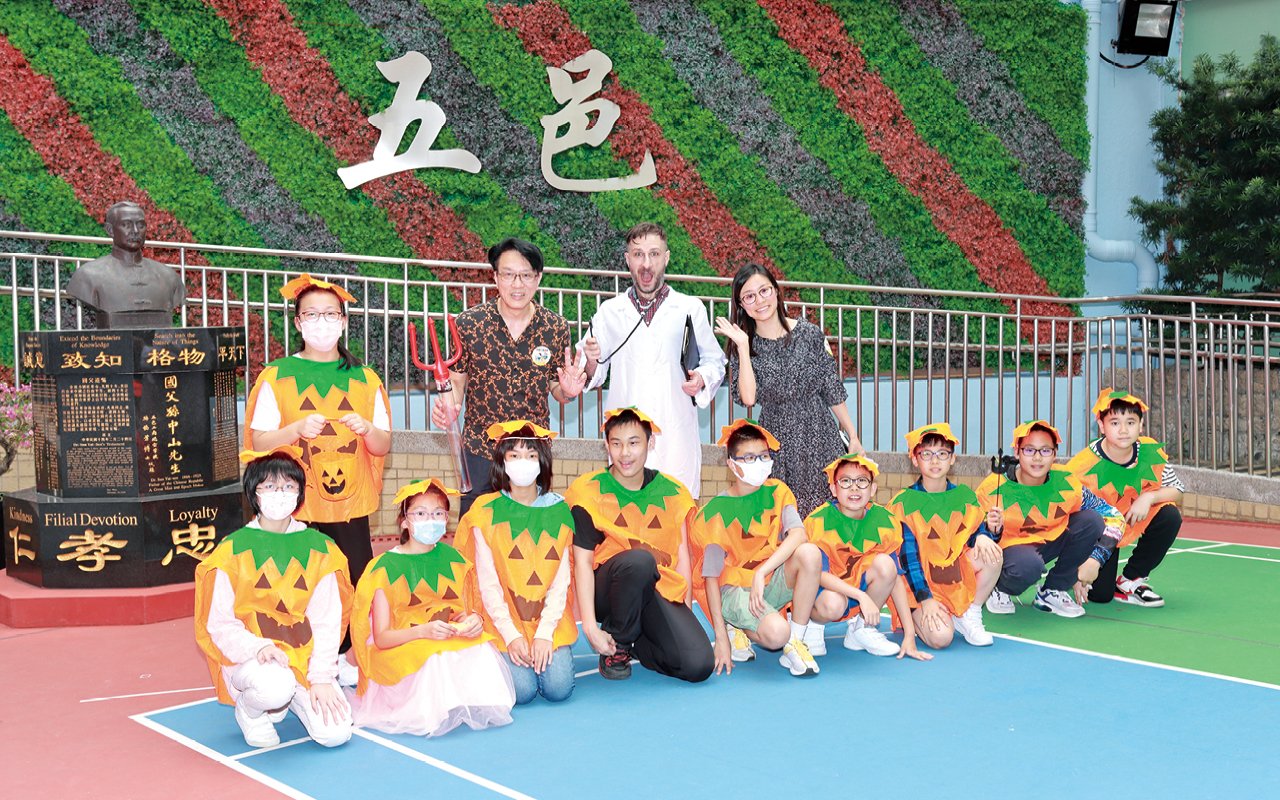 The school enhances students' learning enthusiasm through different diversified activities, festival celebrations, etc. and creates a strong English learning atmosphere.