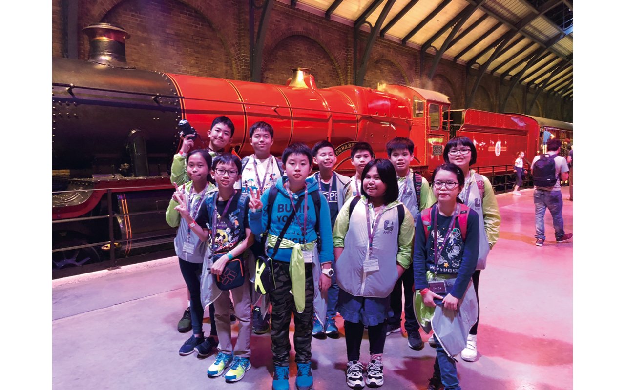 The exchange program organized by the school for students gives students the opportunity to study in the United Kingdom, Australia and other places, experience local customs and customs, use English flexibly to communicate with local residents, and achieve the effect of applying what they have learned in a natural context.