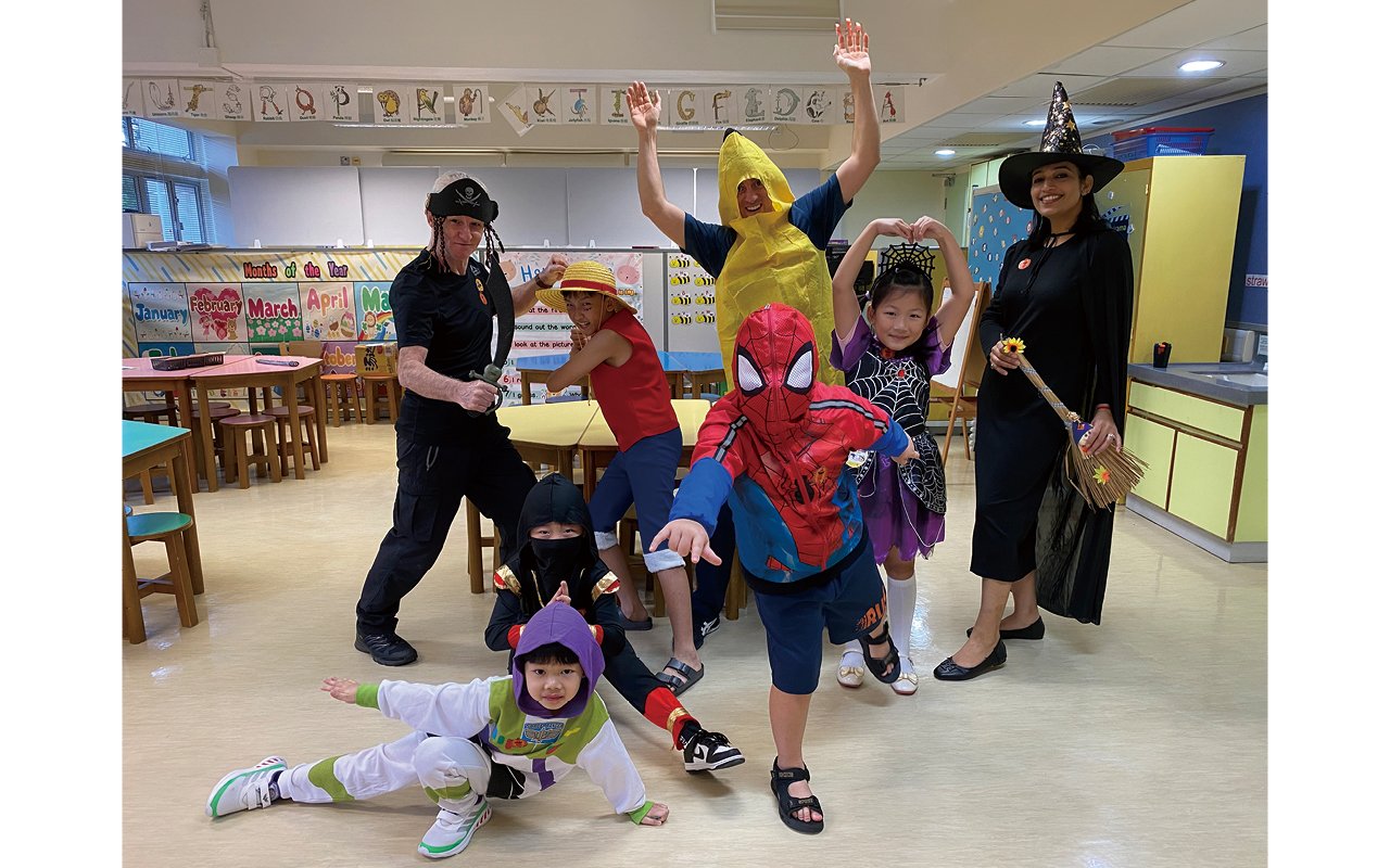 The school implements the concept of interdisciplinary learning and combines English and General Studies to promote "FUN STEAM@ECA". The school will arrange foreign teachers to collaborate with General Studies teachers in extracurricular activity classes to increase students' listening and speaking opportunities and create an immersive English learning environment.