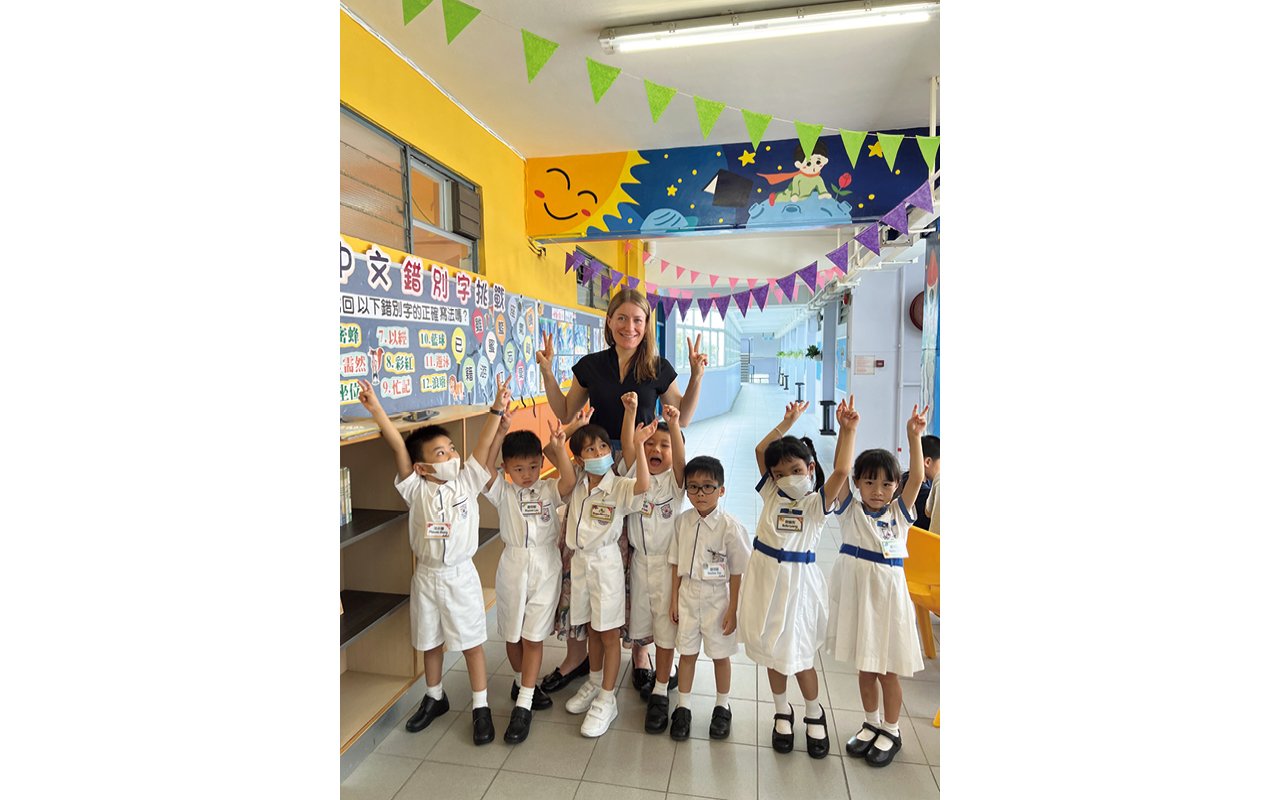 The school has grasped the development trend of education, created an international language learning environment, and launched a foreign English teacher collaboration plan. It has English classes for grades one to four, with foreign teachers and local teachers serving as class teachers in this class, taking full care of students' needs, and continuously strengthening their Chinese language skills for students with excellent English proficiency.