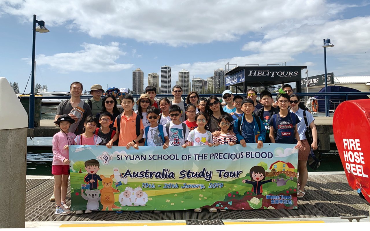 In order to allow students to immerse themselves in a natural English context and communicate in full English, the school arranges for students to travel to Singapore, Australia and other countries for exchanges.