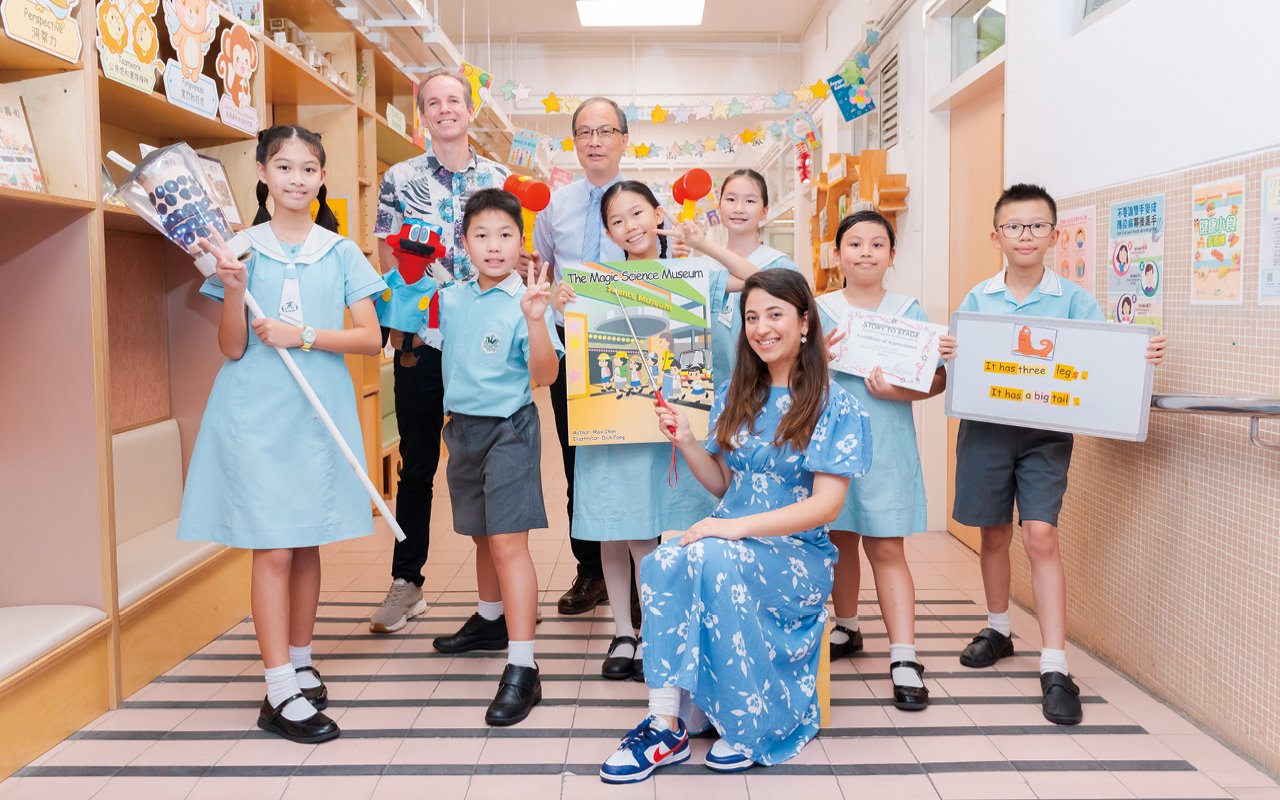 The teaching team designs appropriate teaching strategies for students, uses technology to coordinate English learning, and conducts assessment and big data analysis through platforms to keep up with the development and needs of the 21st century.