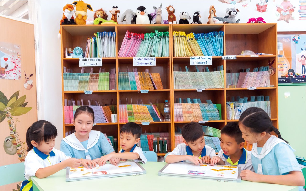 Fung Kai Liu Yun Sum Memorial School has a comfortable campus environment, complete teaching facilities, and is equipped with technological products that keep pace with the times, such as electronic whiteboards, etc., to coordinate with learning and teaching strategies, improve students' learning results, lay a solid foundation of biliteracy and trilingualism, and establish good moral qualities to welcome a rich and wonderful life.