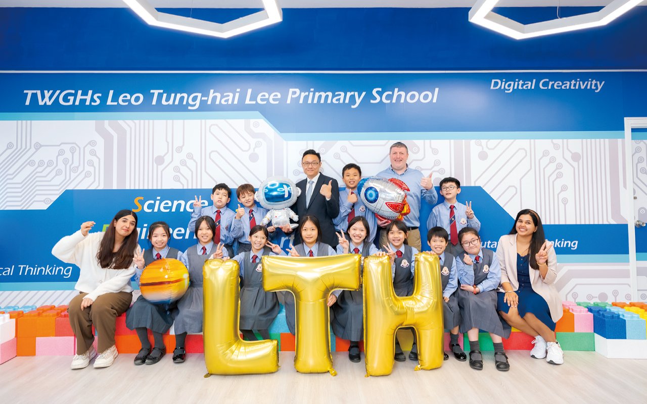 The school attaches great importance to students' English development. In addition to designing diversified school-based courses and providing a wealth of English learning opportunities, the school has also hired a number of additional foreign English teachers to build a professional English teaching team to create an immersive language learning experience.