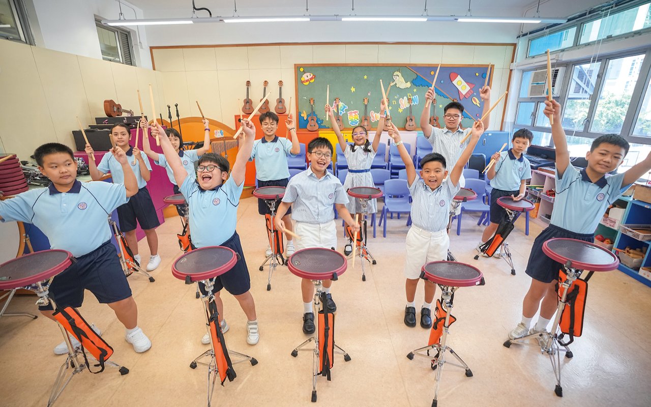 The school has always kept pace with the times and grasped world development trends.