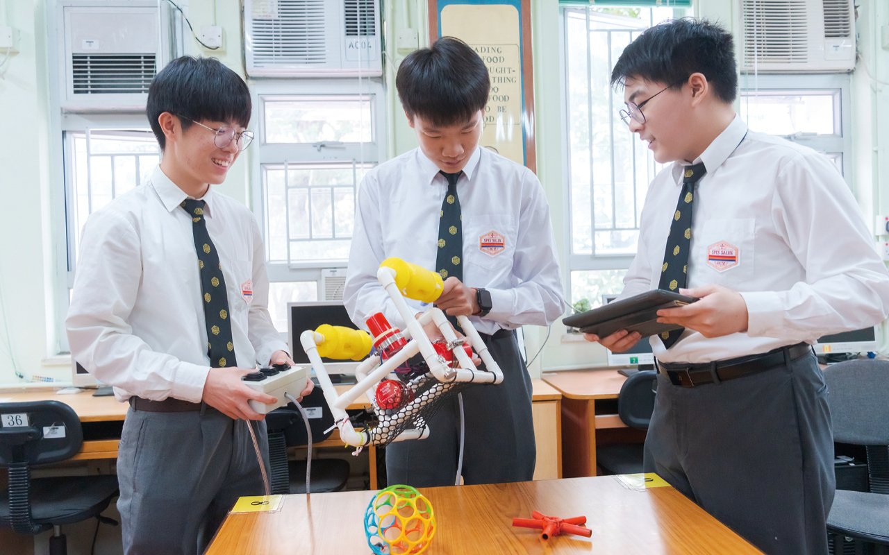 Develop information technology education and STEM education