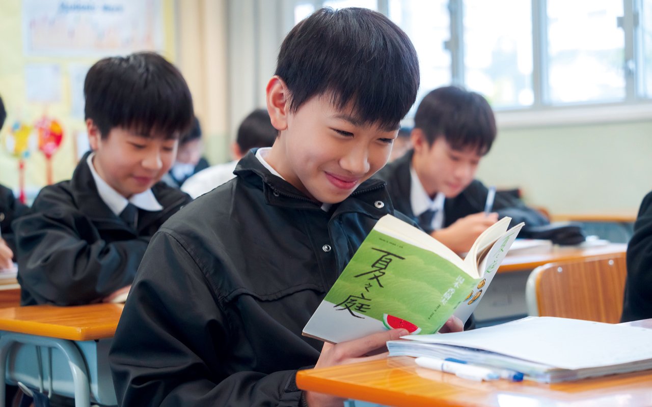 Encourage students to be exposed to English in different fields